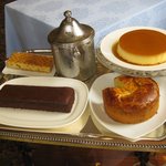 フランス料理グルメ - (09/8昼)ワゴンデザートのデザート台（その１）