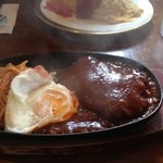 あいらんど - ハンバーグ(定食)　湯気がたってます♪