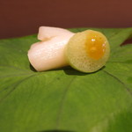 日本料理 みや  - 白ずいき煮、青ずいき梅肉