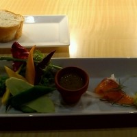 海人 - 前菜の盛り合わせ（加賀胡瓜の酢の物、有機無農薬野菜のバーニャカウダー（味噌風味）、アトランティックサーモン、カボチャのフリット）