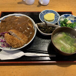ミニハウス - 料理写真:本日のランチ(カツカレー)❗️
