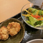 Motsuyaki Makichi Shouten - 唐揚げ&サラダ