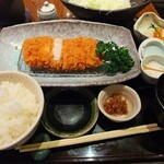 Katsugen - 厚切りロースかつ膳（2,100円）