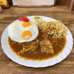 ヤマダカリー - ・ポークカレー 4辛 850円/税込
            ・スパセット 100円/税込
            ・目玉焼き 240円/税込
            ・かにクリームコロッケ 220円/税込