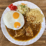 ヤマダカリー - ・ポークカレー 4辛 850円/税込
            ・スパセット 100円/税込
            ・目玉焼き 240円/税込
            ・かにクリームコロッケ 220円/税込