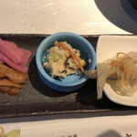 Tamura Ginkatsutei - 前菜の漬物、卯の花、鯵の南蛮漬け