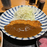 ひさご - コレ、カツカレー？カレーソースかけ？見方によってはどっちでも取れます。
