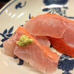 Kamakura Kitajima - 相模湾の金目鯛は脂がノリノリでオレンジ色に光っている。トロリと溶ける食感。