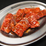 Skirt steak with sweet and spicy sauce 880 yen (968 yen including tax)