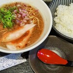 らぁ麺 かりん 西宮北口店 - 鶏黒醤油らぁ麺