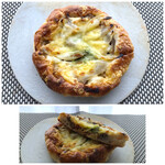 菓子とパン 大楠 - ＊キノコたっぷりで、軽く温めるとチーズ風味が良く美味しい。