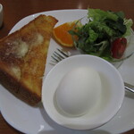 セセンタ - トースト1/2枚、ゆで卵、ミニサラダ、オレンジ
