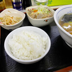 大関 - もつ煮セット（お新香、ライス付き）…＋300円