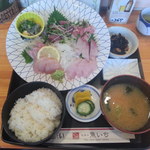 Shungyoya Uoichi - お刺身盛合せ定食：7種類