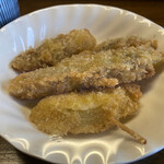 おふくろ亭 - 2023/03/24
      ホル鍋定食 大飯 温泉玉子 600円
      フライ3品 100円