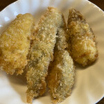 おふくろ亭 - 2023/03/24
      ホル鍋定食 大飯 温泉玉子 600円
      フライ3品 100円