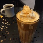 アースカフェ - カフェグラッセと本日のコーヒー