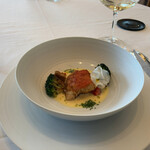 オーベルジュ・ド・リル ナゴヤ - ポワソンは鮟鱇(あんこう)のムニエル。魚種は正統派だけど、味付けは現代フレンチで、ソースは雲丹のブール・ブラン。あん肝とジャガイモのピューレと合わせて食べるのだが、ガチうま。