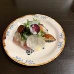 土家 - サラダ  鰆 ルッコラ  わさび菜 新じゃが揚げ