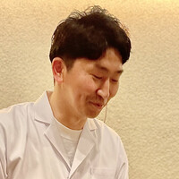 鎌倉 北じま - 北嶋さんはいつもながらの優しい言い回しで、ご一緒様に料理を説明されるが、最近は言葉の端々に自信を感じるな〜。