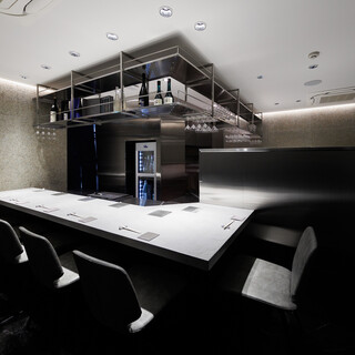 鮨 白銀の方は、10名〜16名様の少人数での貸切利用ができます。詳細はTELにて