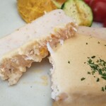 キッチン ブルー グローブ - 海老と白魚のムーステリーヌの断面