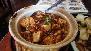 Shanhaiken - 麻婆豆腐。グツグツしてました♪痺れはあるけど辛みは普通かも。ラー油チューニング。