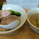 蕾 - 濃厚煮干つけ麺 1000円