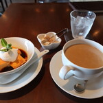 CAFE＆BAR 楽水楽山 - 料理写真:プリン＆チャイ