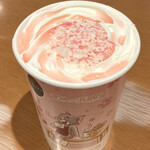 タリーズコーヒー - トムとジェリー
桜舞う苺ホワイトショコララテ