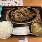 大衆食堂 定食のまる大 - 曜日替わり定食(金曜日) スタミナ鉄板焼き　R5.3.24