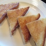 鉄板焼ステーキ 一ッ葉ミヤチク - H25.7  お肉を載せていたパンがデザートに。グラニュー糖