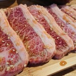 カウンター焼肉かるび - 相変わらずの肉厚ぶりです✨