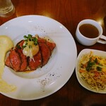 ビストロ リール - 料理写真:令和5年3月 ランチタイム
                    ローストビーフ丼(スープ、サラダ付) 800円