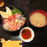 Moyai Agein - 海鮮丼（ランチ）800円