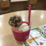 サーティワンアイスクリーム - 料理写真:上からジャモカコーヒー 真ん中 ストロベリーチーズケーキ 下は見えないけどメロン(笑)