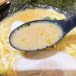 横浜家系ラーメン 力丸家 - 豚骨醤油ラーメン