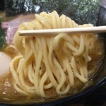 家系ラーメン クックら - 麺リフト。
