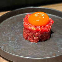 東京焼肉 黒木 - 赤ユッケ