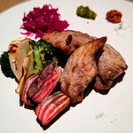 ユニオン シーフード カフェ - マグロほほ肉の燻製ステーキ
