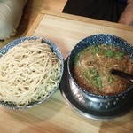 飛雄馬 - メガつけ麺。たぶん背脂の方。