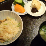 分とく山 - そろそろお腹いっぱいだけど、松茸ご飯は格別　お漬け物も美味しい