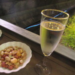 ザ ルーム コーヒー&バー - スパークリングワイン