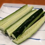 万作 - もも焼きに付いて来る胡瓜
