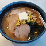 どさん子ラーメン - 贅沢に「味噌バターチャーシュー」
