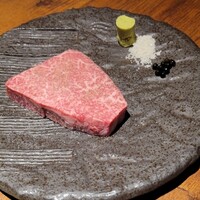 和牛とタン 焼肉 とみ 新橋本店 - 熊本県産シャトーブリアン