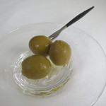 グリーン・オリーブのアンチョビ詰め