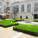 2013年7月　中庭を臨んでアフタヌーンティー♪