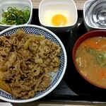 Yoshinoya - 『ねぎ玉牛丼（大盛）［汁だく］』と『とん汁』
