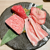 近江うし 焼肉 にくTATSU 青山本店 - 